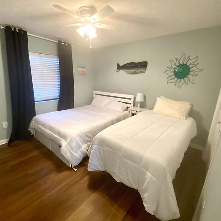 Beautiful Beachfront-Oceanfront First Floor 2Br 2Ba Condo In Cherry Grove, North Myrtle Beach! Renovated With A Fully Equipped Kitchen, 3 Separate Beds, Pool, Private Patio & Steps To The Sand! Exterior foto